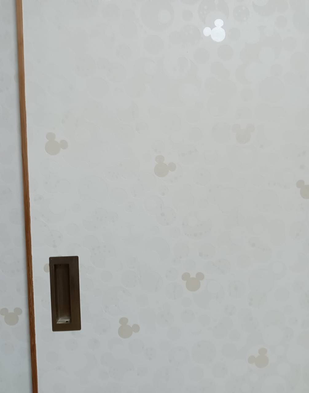 戸襖とクロス（キャラクター）